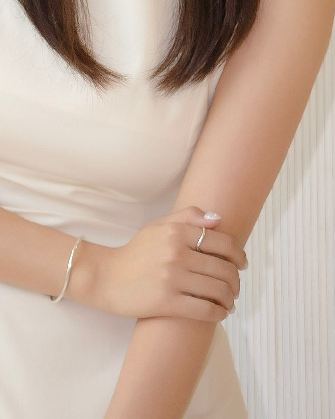 Le Seoul S Wave Ring (Bold)