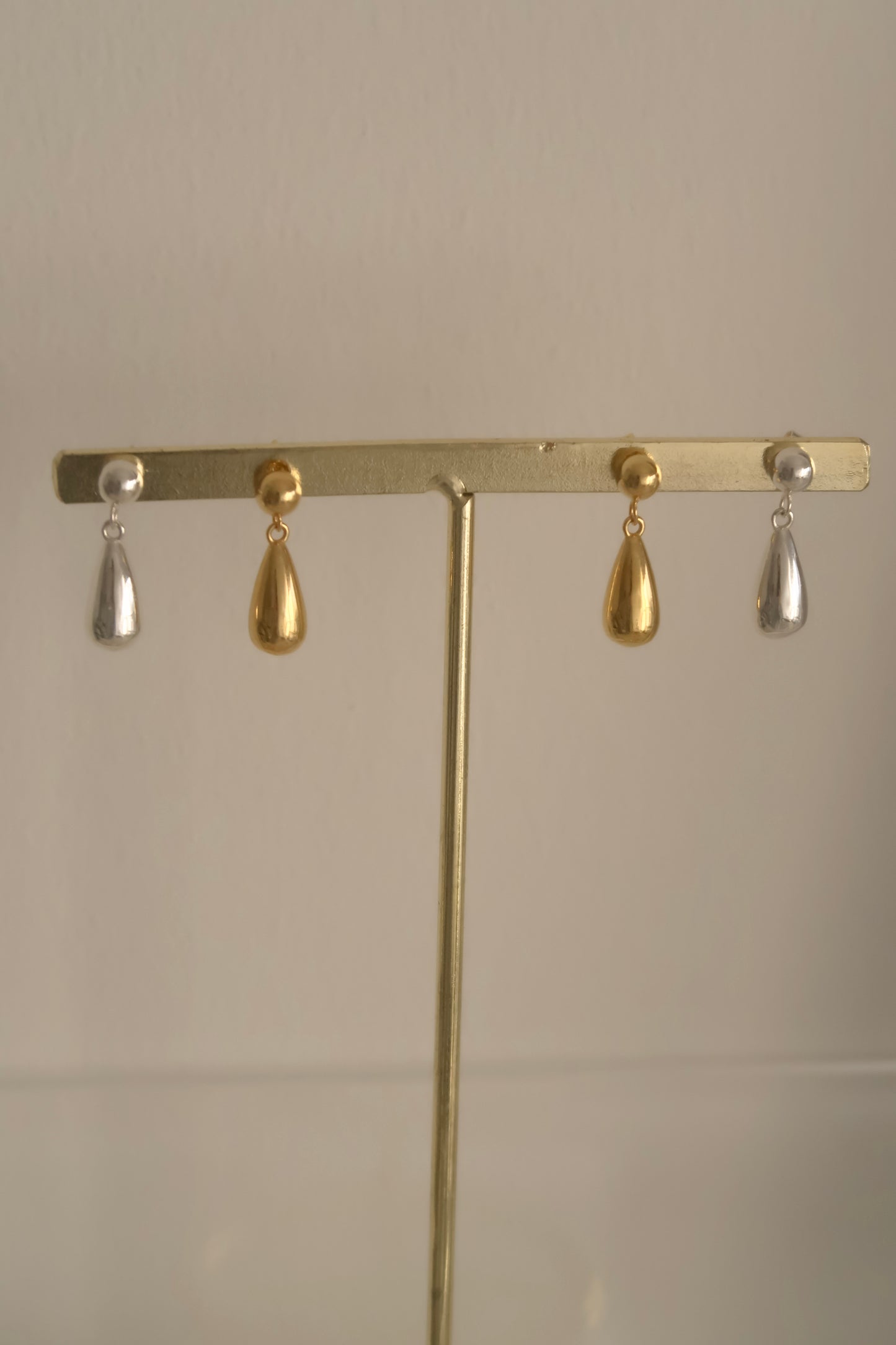 Bangul Drop Earring (Glossy)